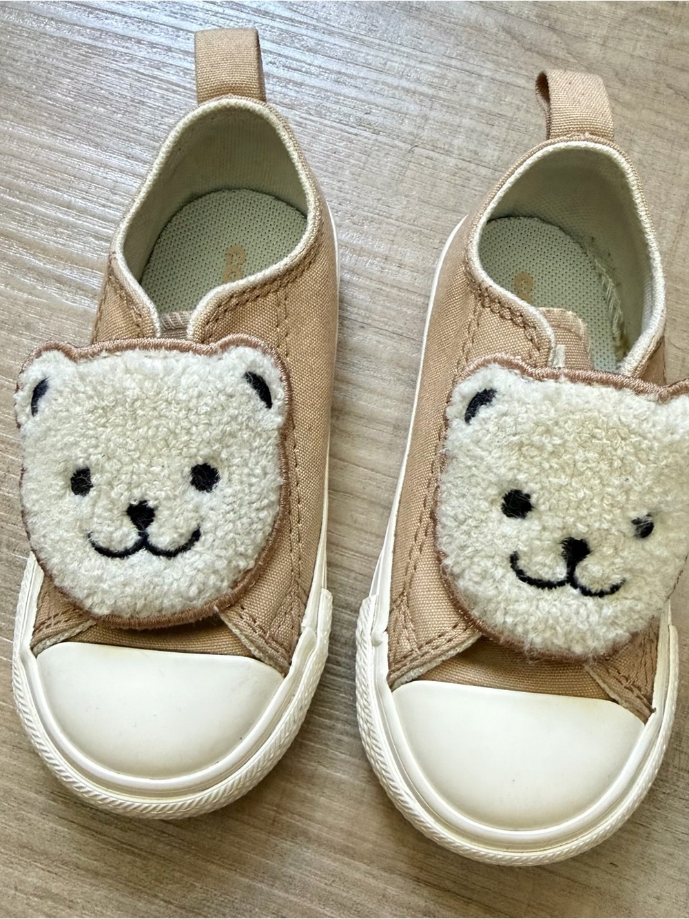 Converse Kids Beige and White Bear Slip-On Sneakers